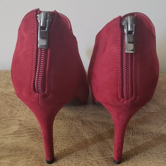 Kelly & Katie Red Booties, 9.5 - Picture 3 of 4